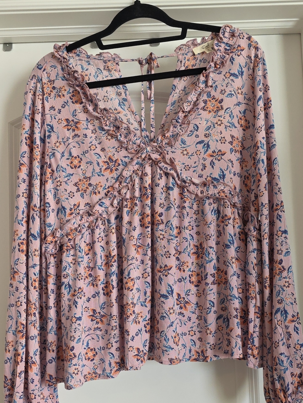 NWT Easel Medium Floral Ruffle Peasant Top - Pink